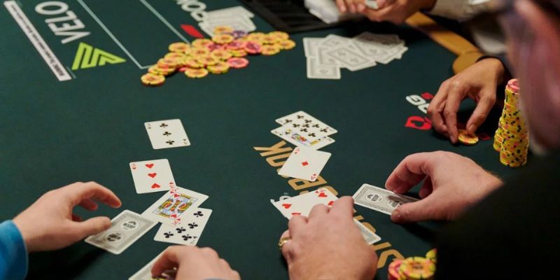 Cập Nhật Luật Poker Quốc Tế Phiên Bản Mới Nhất 2024 5 vòng cược cơ bản trong luật Poker quốc tế